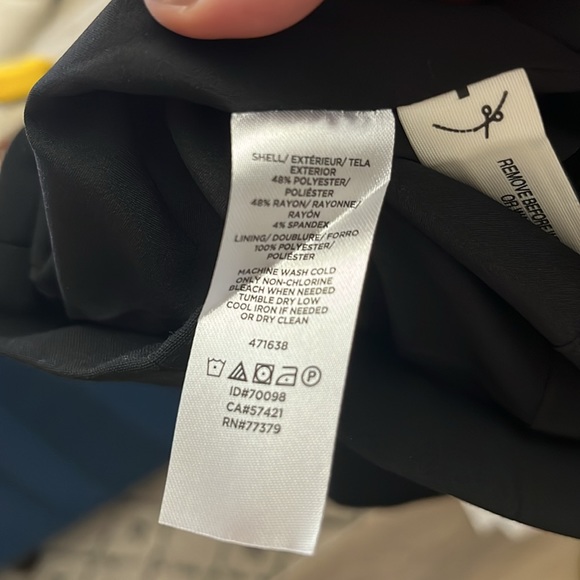 NWT Ann Taylor Black collarless suit jacket with two button closure - Picture 8 of 8